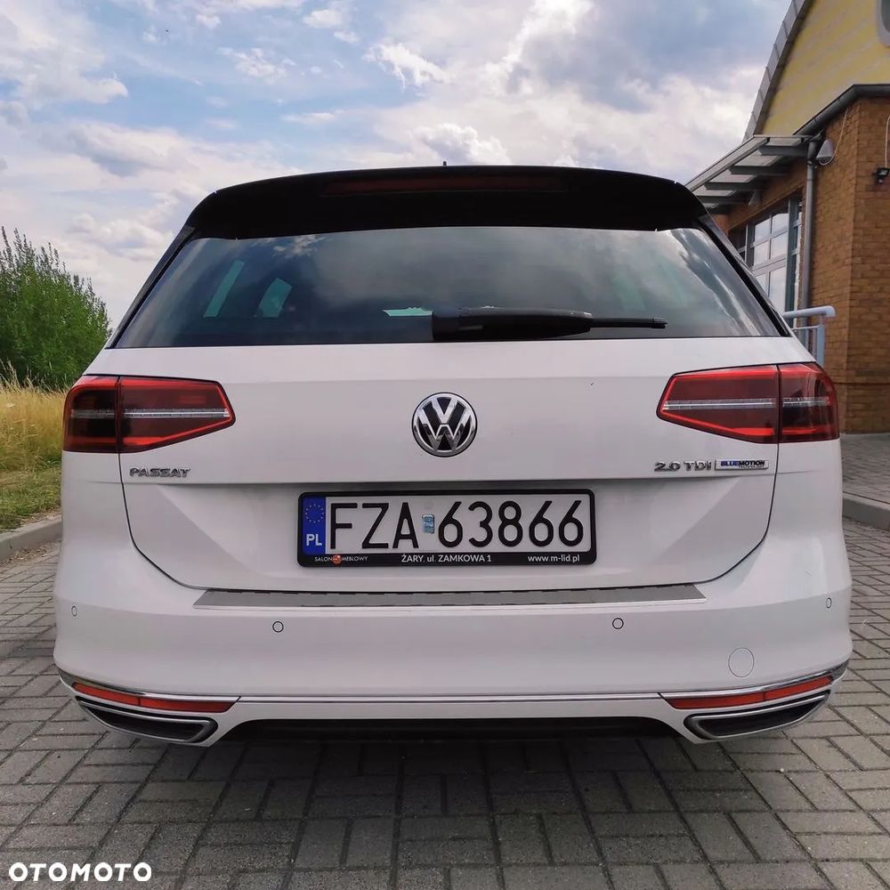 Volkswagen Passat Variant 2.0 TDI SCR DSG Highline - 16
