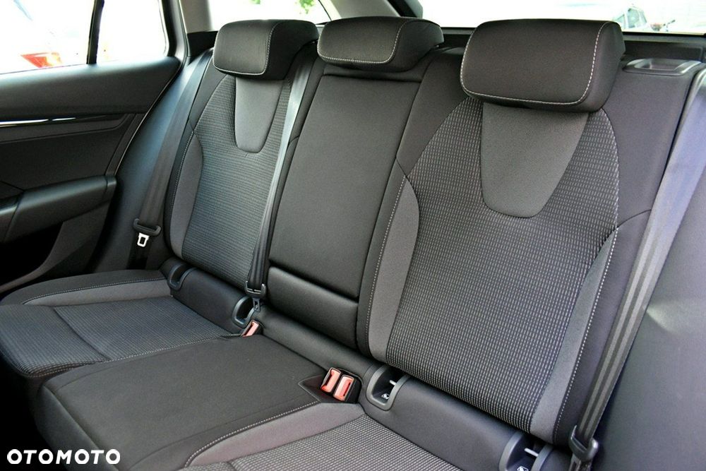 Skoda Octavia 1.5 TSI mHEV Selection DSG - 12