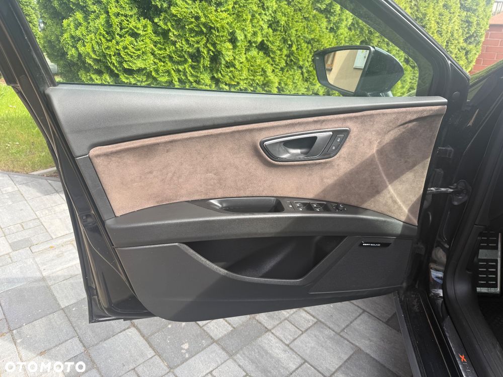 Seat Leon Sportstourer 2.0 TDI Start&Stop 4Drive DSG X-Perience - 34