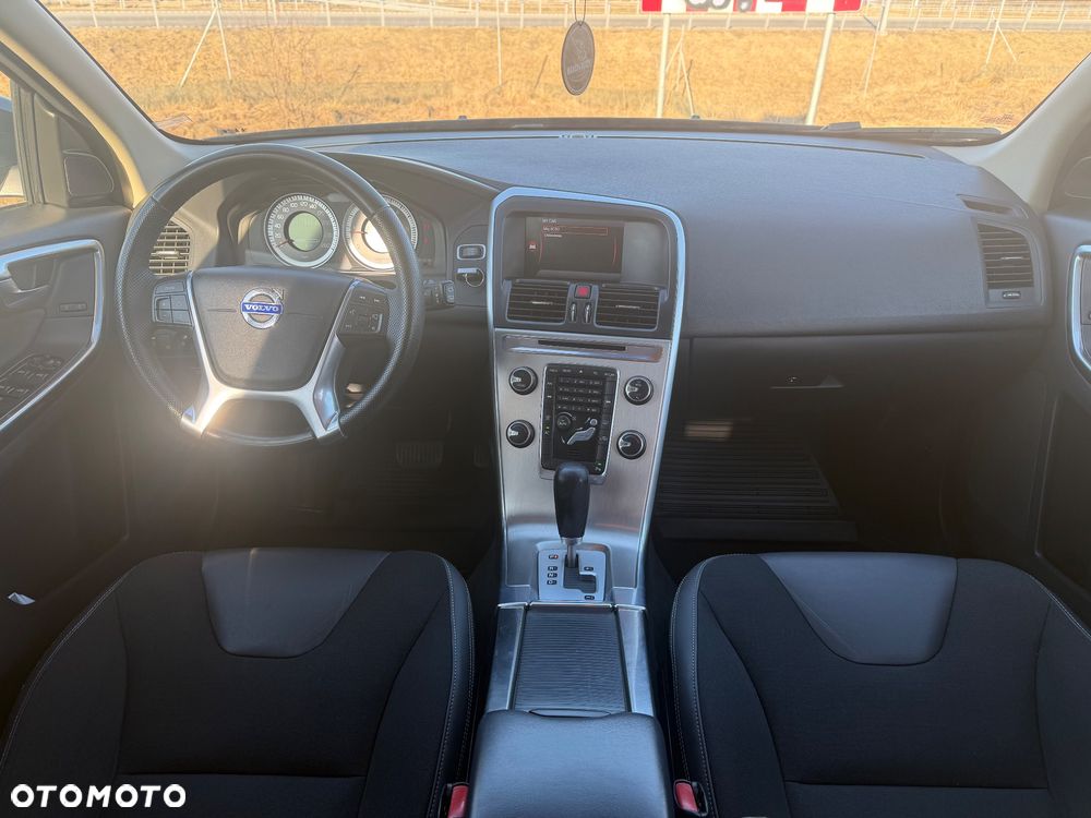 Volvo XC 60 D3 Momentum - 9