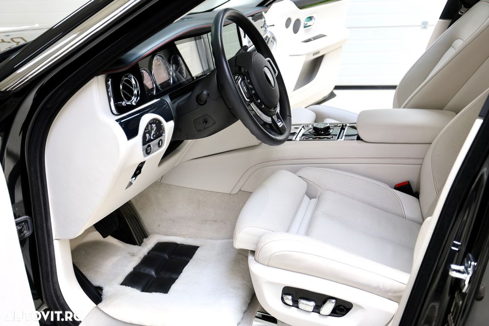 Rolls-Royce Ghost - 8