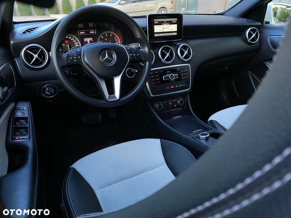 Mercedes-Benz Klasa A 180 7G-DCT - 26