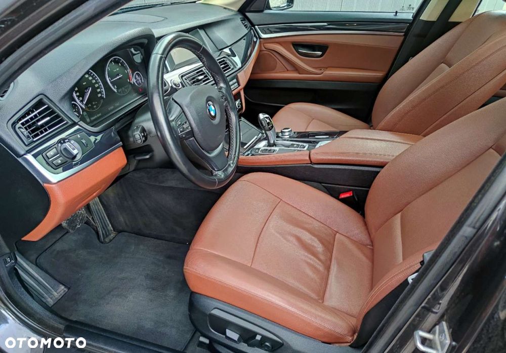 BMW Seria 5 520d Touring Sport Line - 17