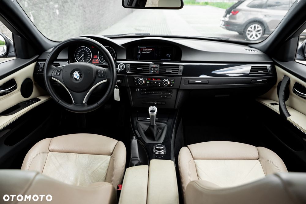 BMW Seria 3 325i xDrive Edition Exclusive - 25