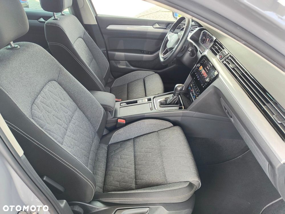 Volkswagen Passat - 16