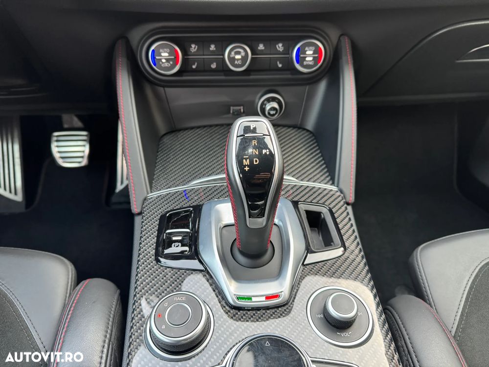Alfa Romeo Stelvio 2.9 V6 Turbo AWD AT8 Quadrifoglio - 31