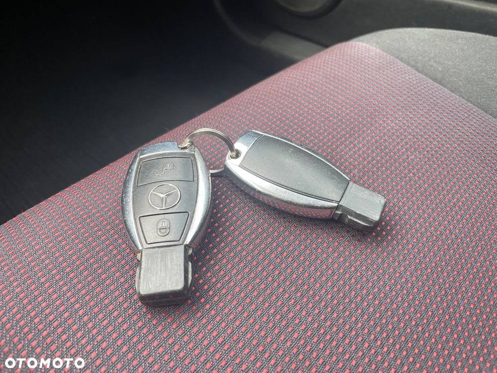 Mercedes-Benz Klasa C 200 CDI BlueEff Avantgarde - 37