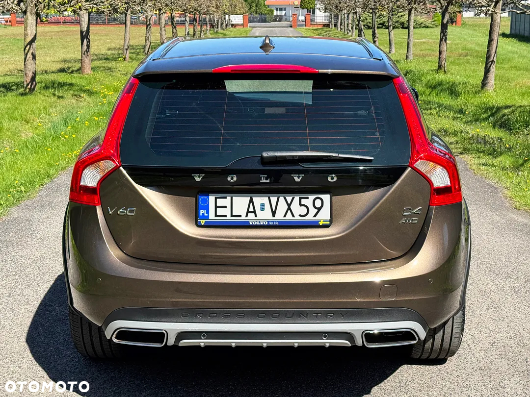 Volvo V60 Cross Country D4 AWD Geartronic Summum - 12
