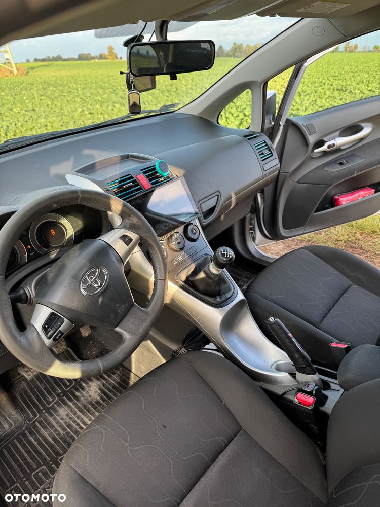 Toyota Auris - 5