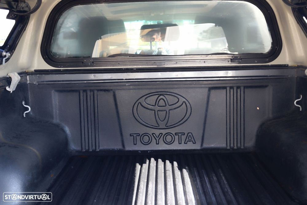 Toyota Hilux 2.4 D-4D 4WD Tracker - 33