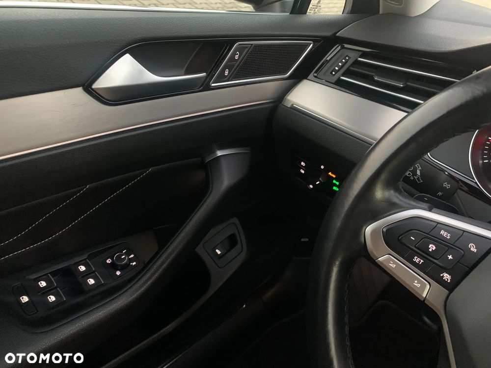 Volkswagen Passat 1.5 TSI EVO Elegance DSG - 28