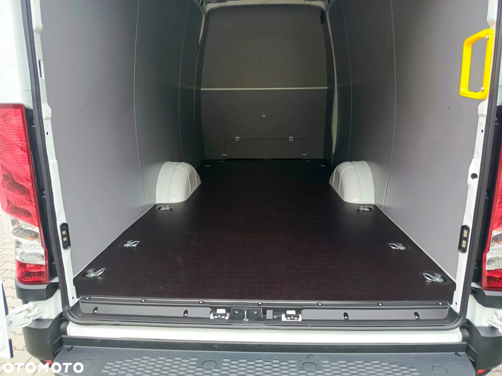 Iveco Daily / Pewny partner w biznesie ! - 9
