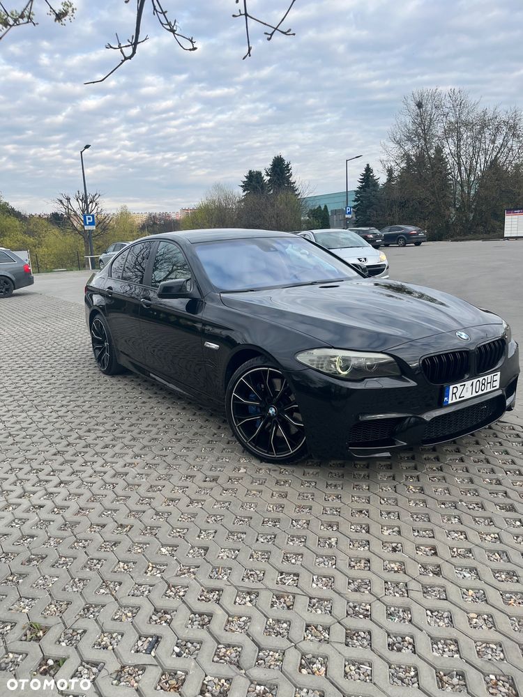 BMW Seria 5 550i Sport-Aut - 4