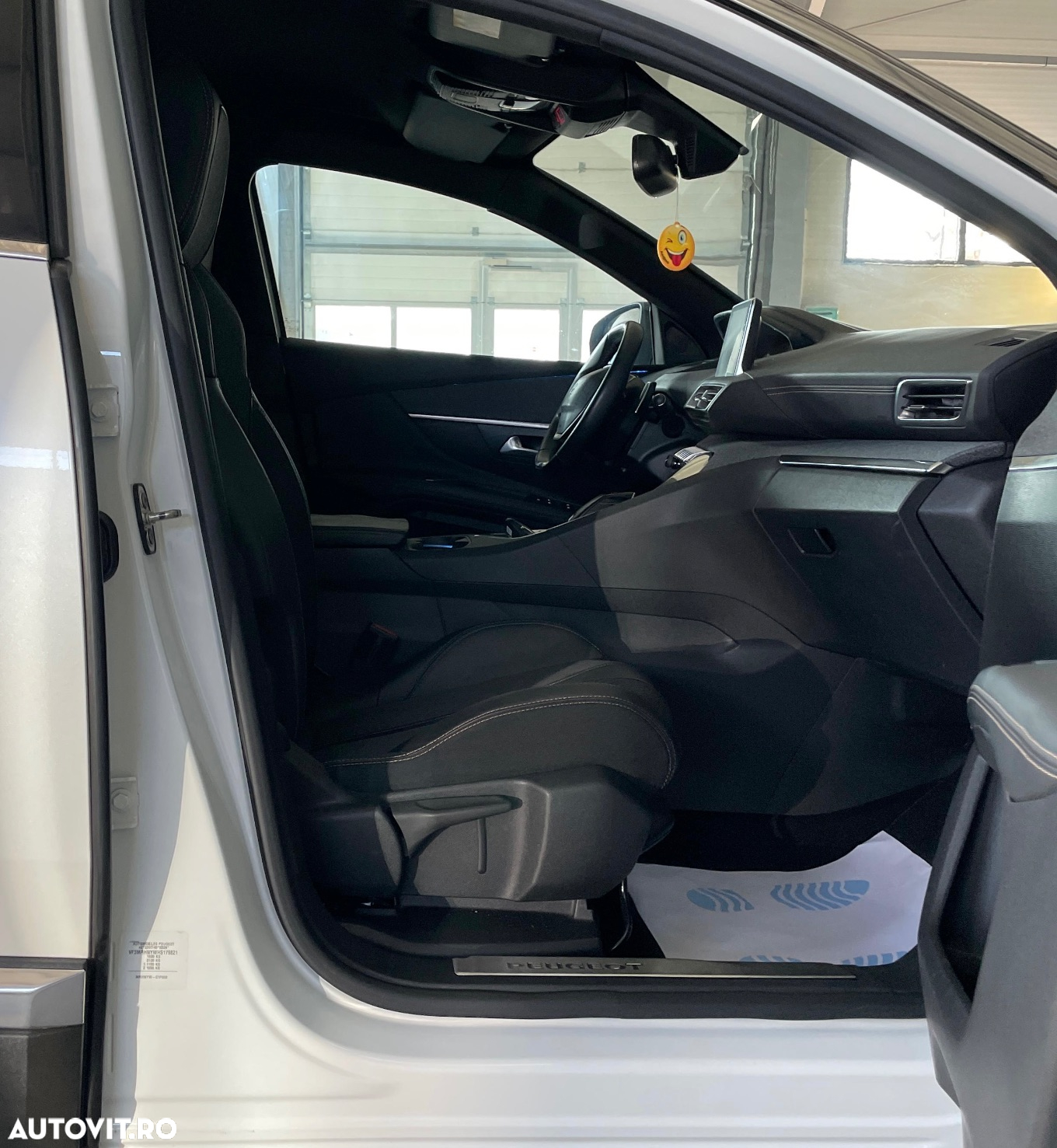 Peugeot 3008 1.2 PureTech Turbo S&S EAT6 GT-Line - 28