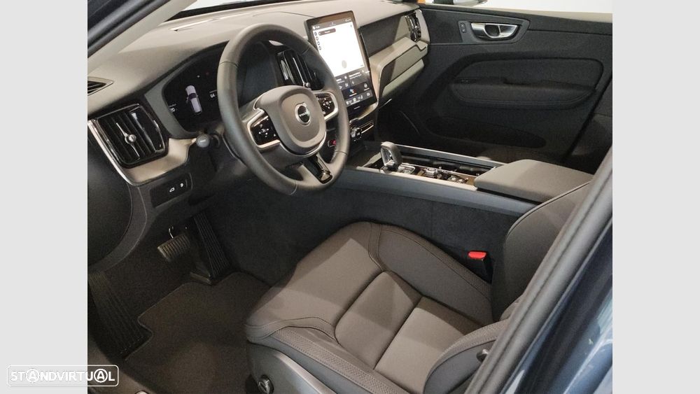 Volvo XC 60 2.0 T6 PHEV Core AWD - 11