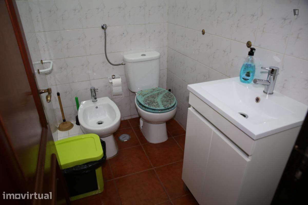 Quarto - localizado em Penha de França Lisbon - Grande imagem: 3/20