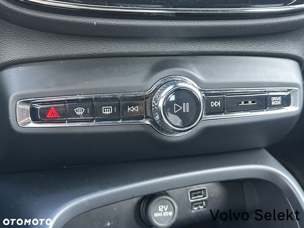 Volvo XC 40 - 22