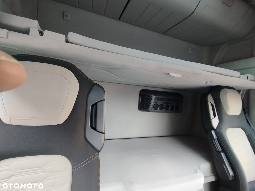 Ford MAX - 7