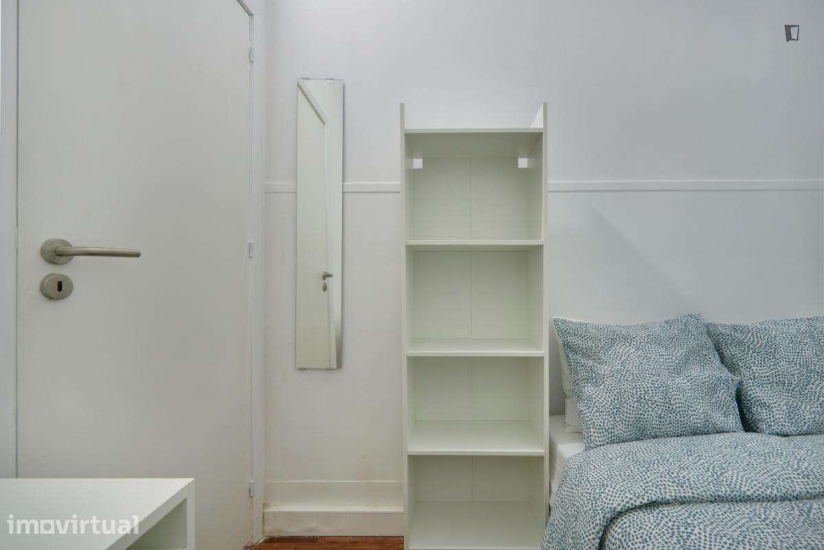 Quarto - localizado em Marquês de Pombal Lisbon - Grande imagem: 5/13