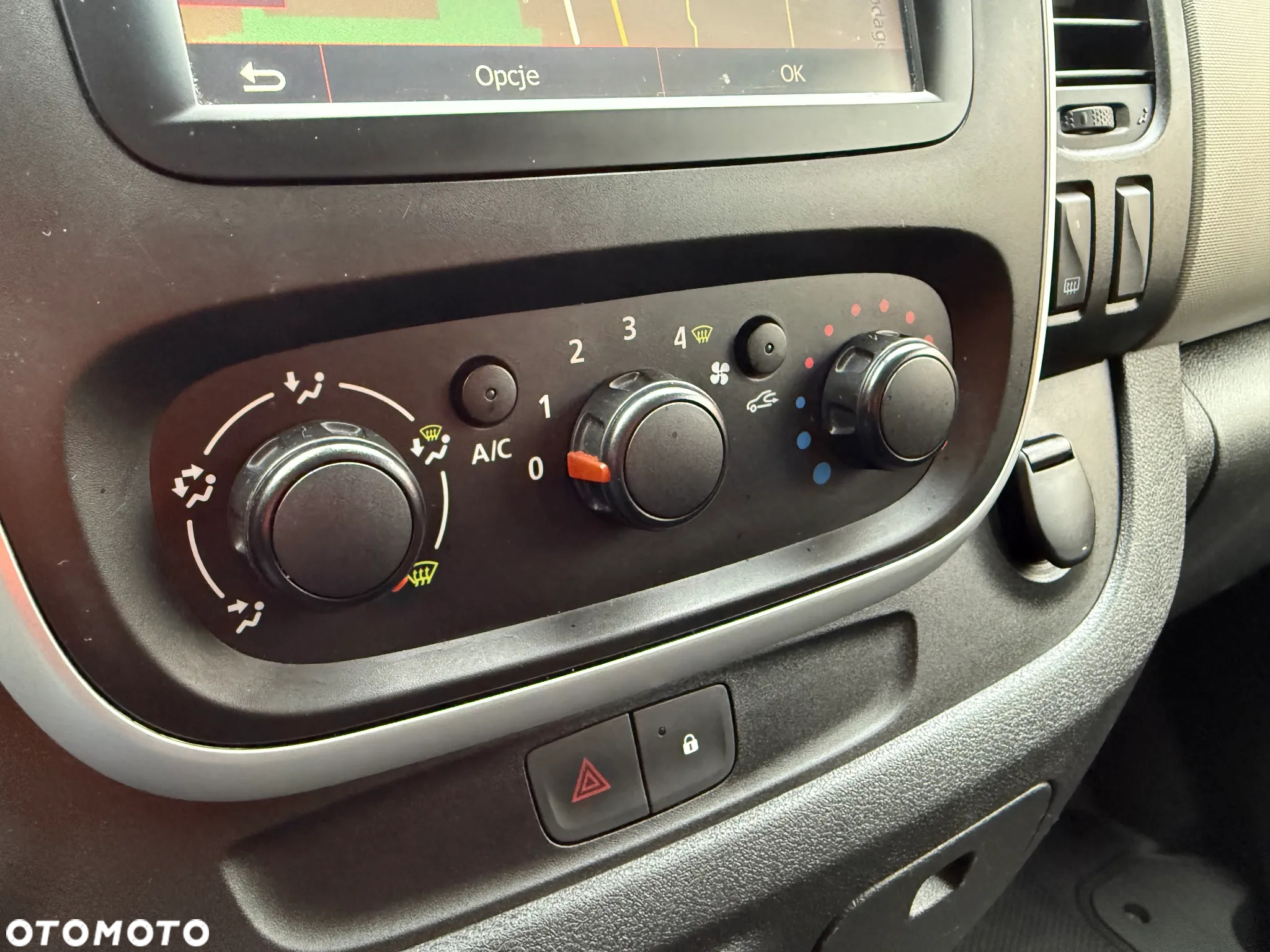 Renault Trafic - 14