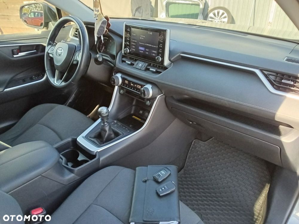 Toyota RAV4 - 7