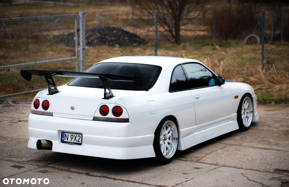 Nissan Skyline - 3