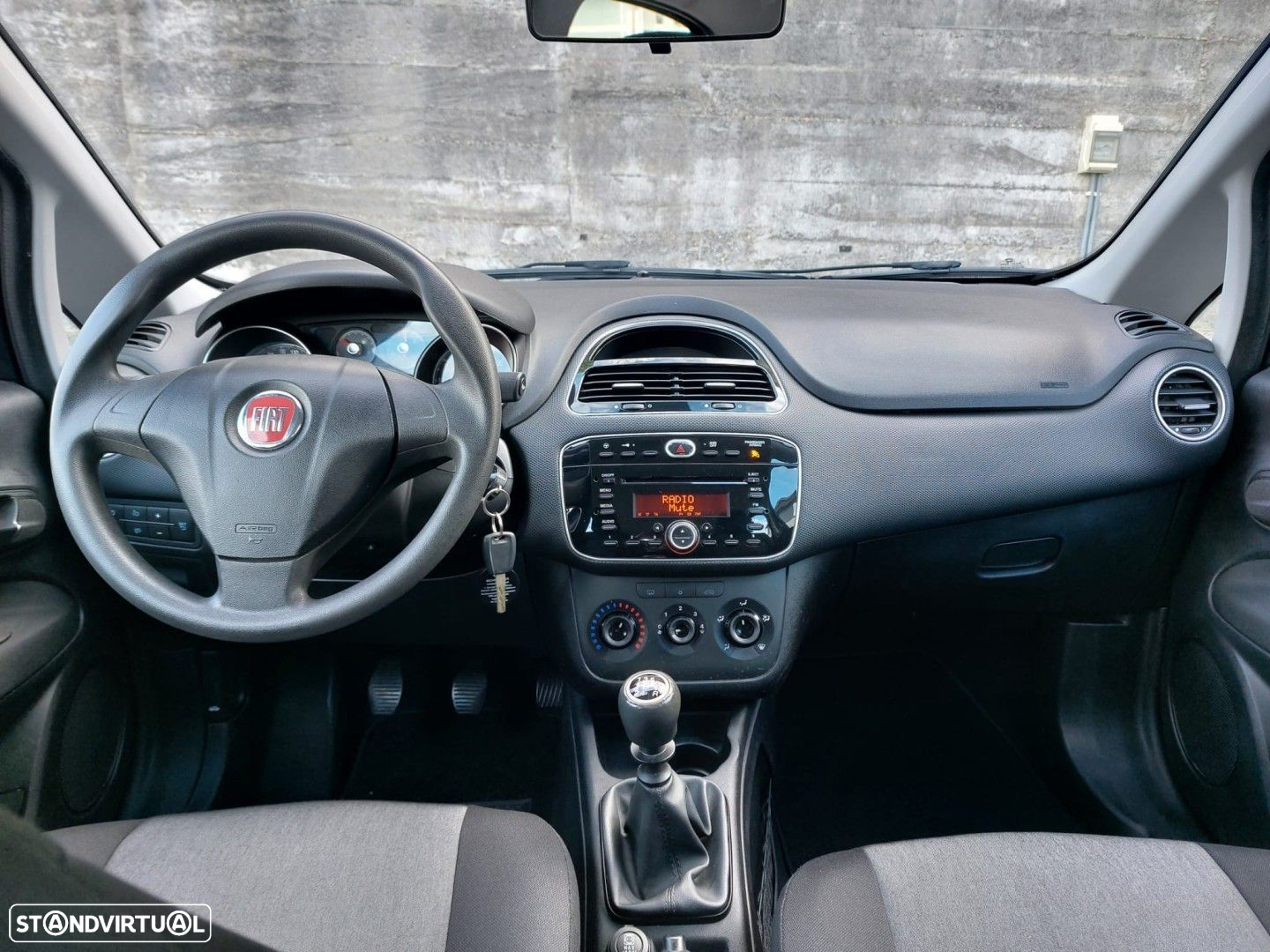 Fiat Punto 1.2 Lounge S&S - 4
