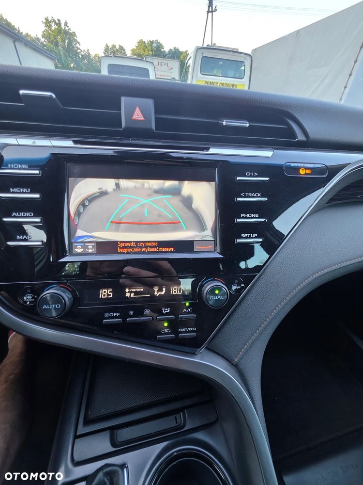 Toyota Camry - 26
