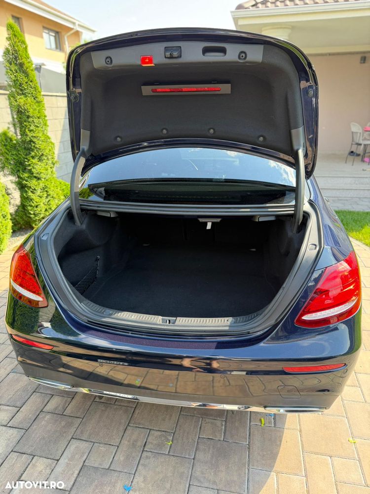 Mercedes-Benz E 220 d 4MATIC 9G-TRONIC - 5