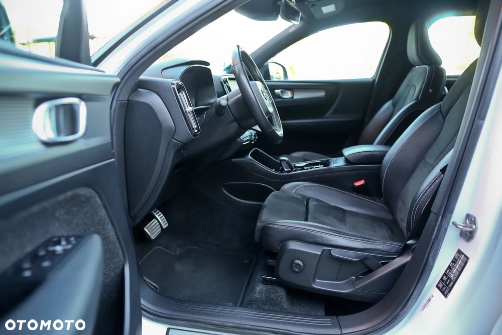 Volvo XC 40 D4 AWD Geartronic R-Design - 19