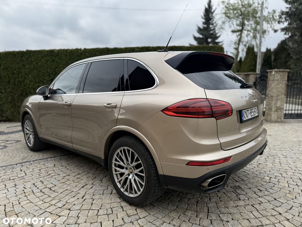Porsche Cayenne - 3