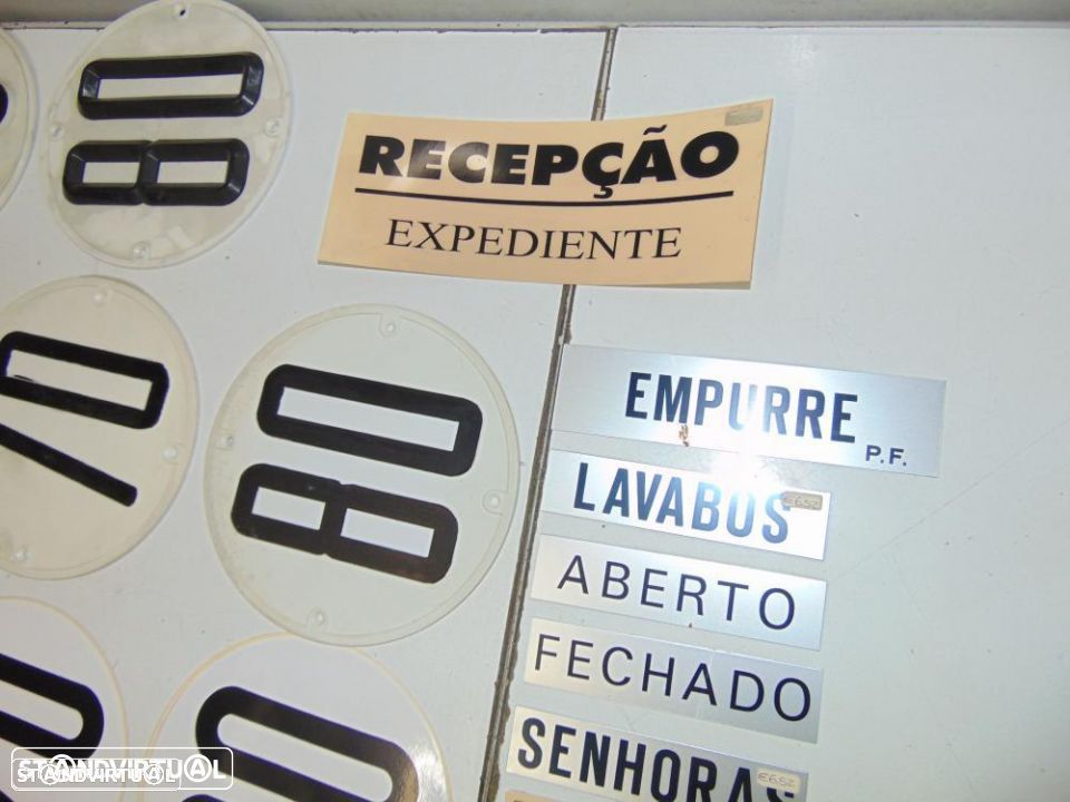 Antigos placas de sinalização e informação - 7