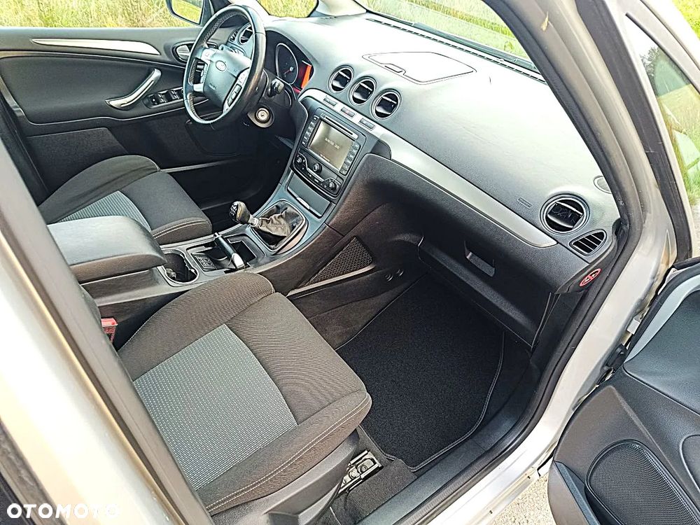 Ford S-Max - 12