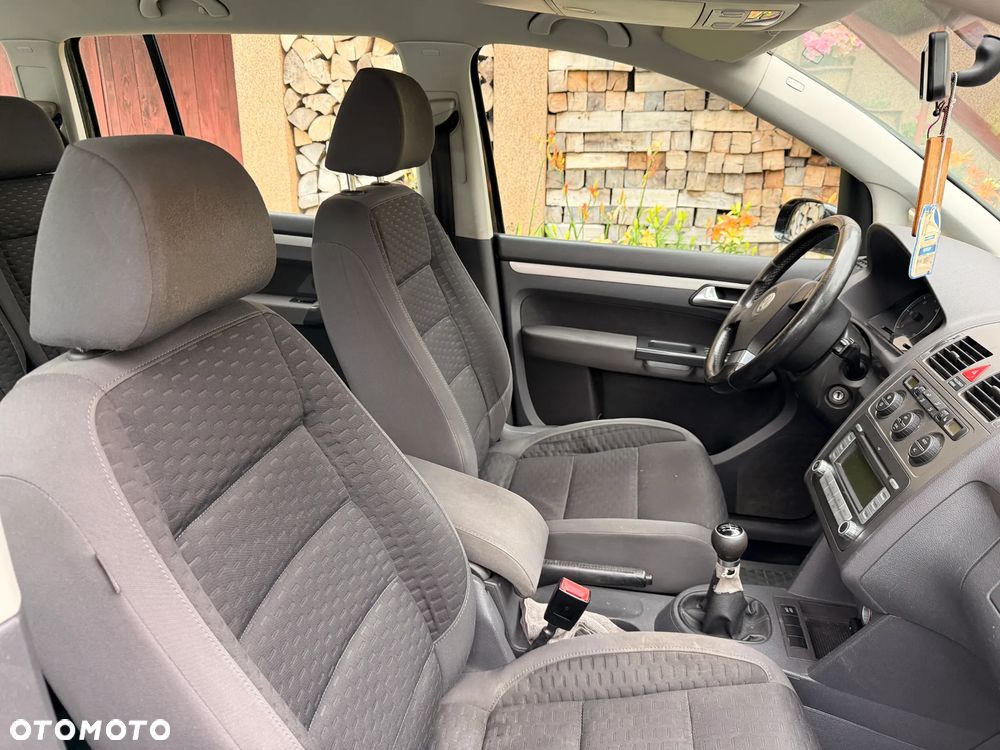 Volkswagen Touran - 6