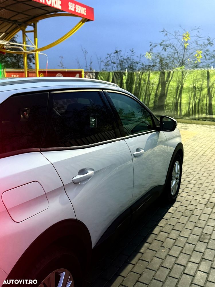 Peugeot 3008 1.2 PureTech Turbo S&S EAT8 Allure - 5