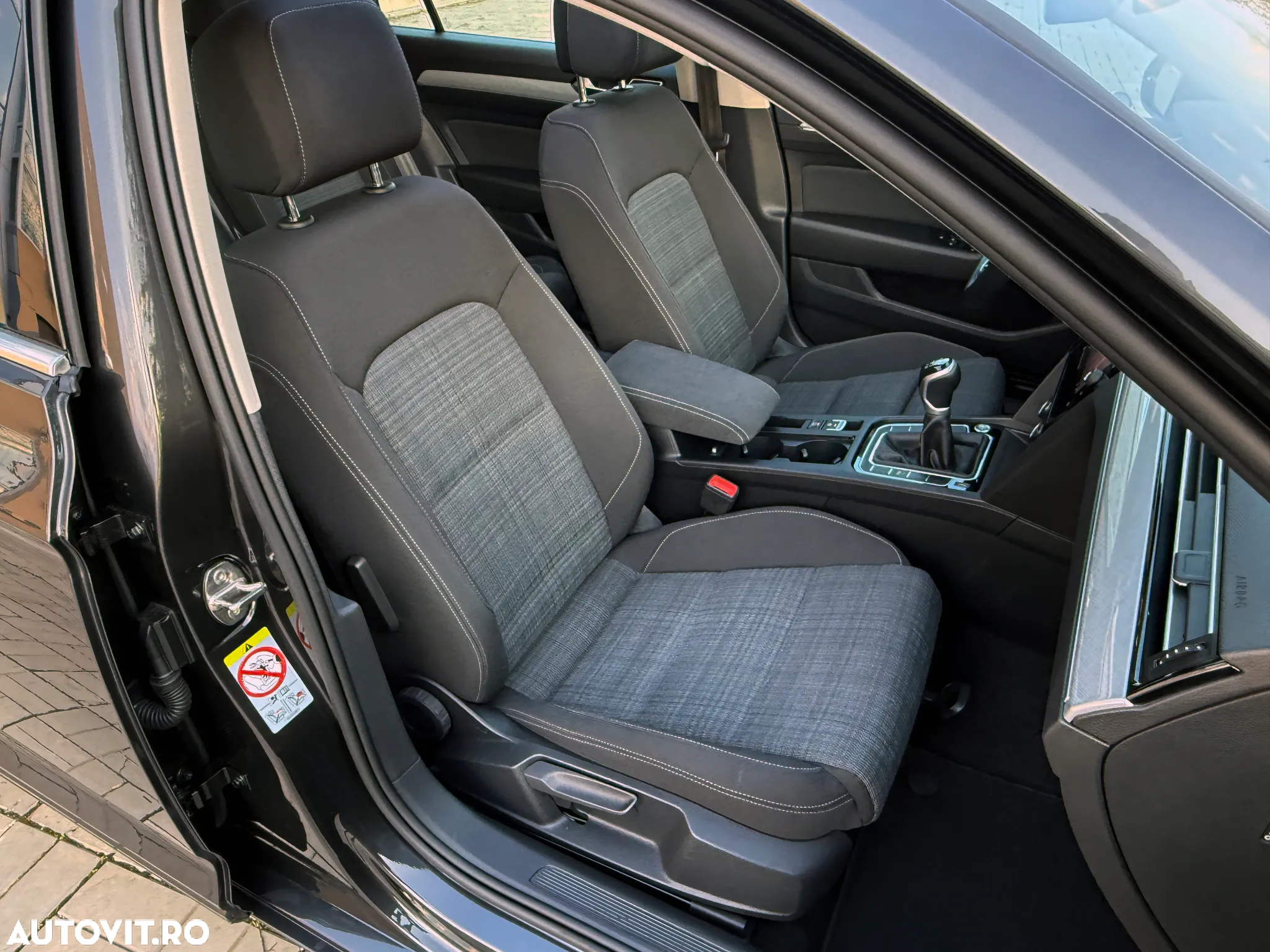 Volkswagen Passat 2.0 TDI SCR Business - 4