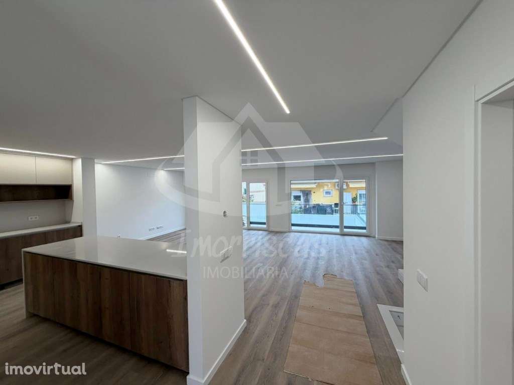 Moradia T4 com vista rio no Bairro das Courelas, Santa Iria de Azóia - Grande imagem: 5/25