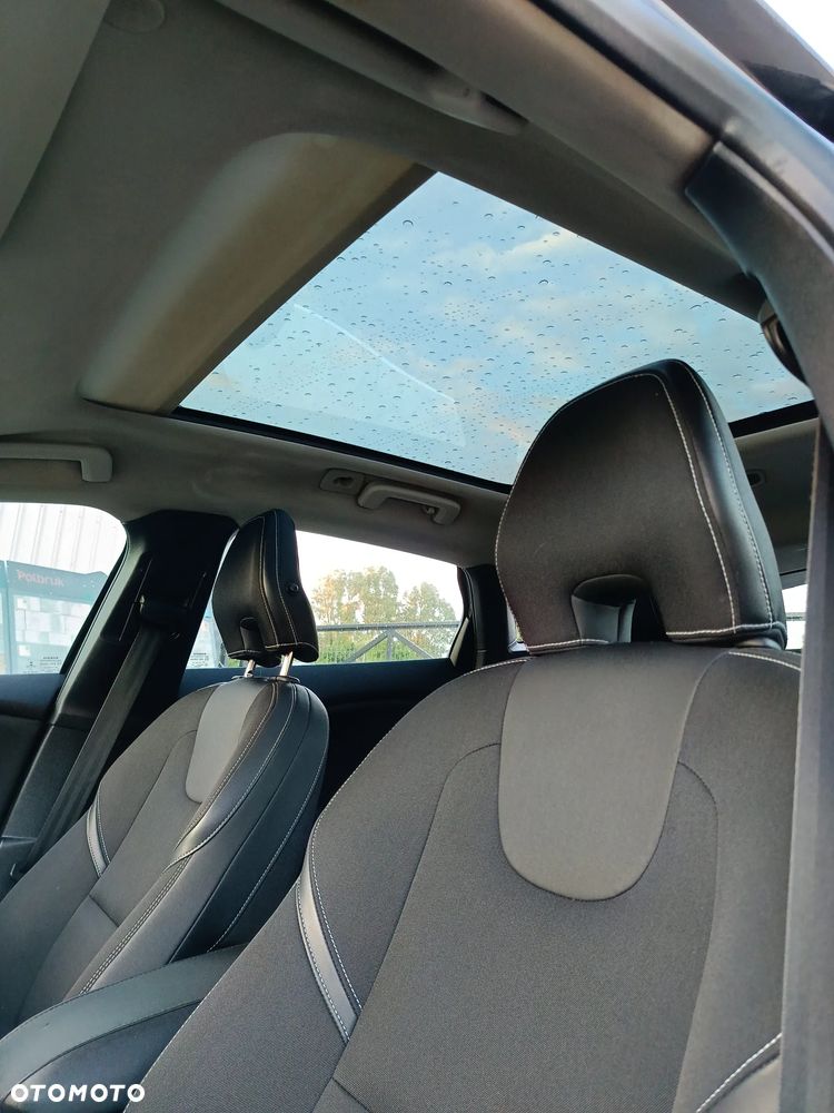 Volvo V40 - 18