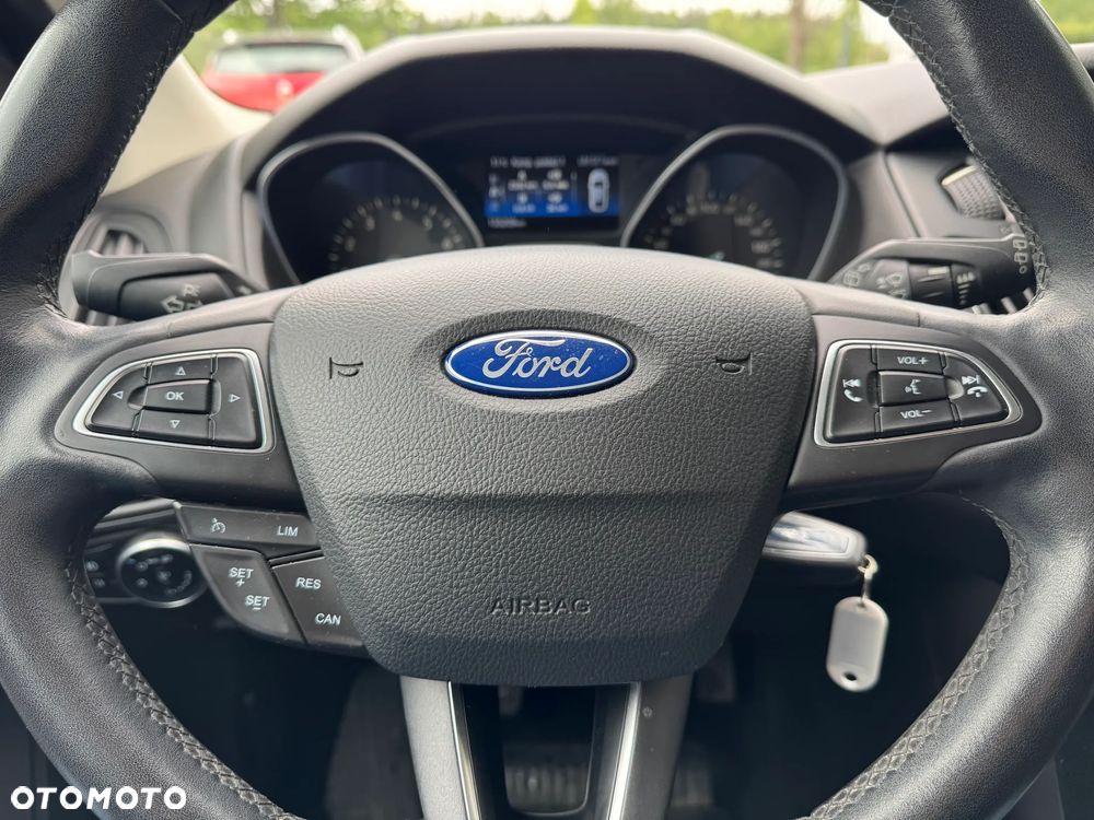 Ford Focus 1.0 EcoBoost Titanium - 29