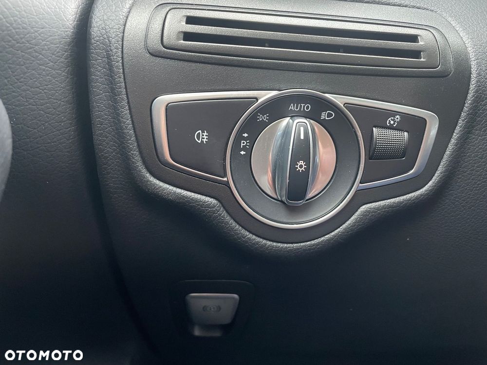 Mercedes-Benz GLC 300 4Matic 9G-TRONIC Exclusive - 23