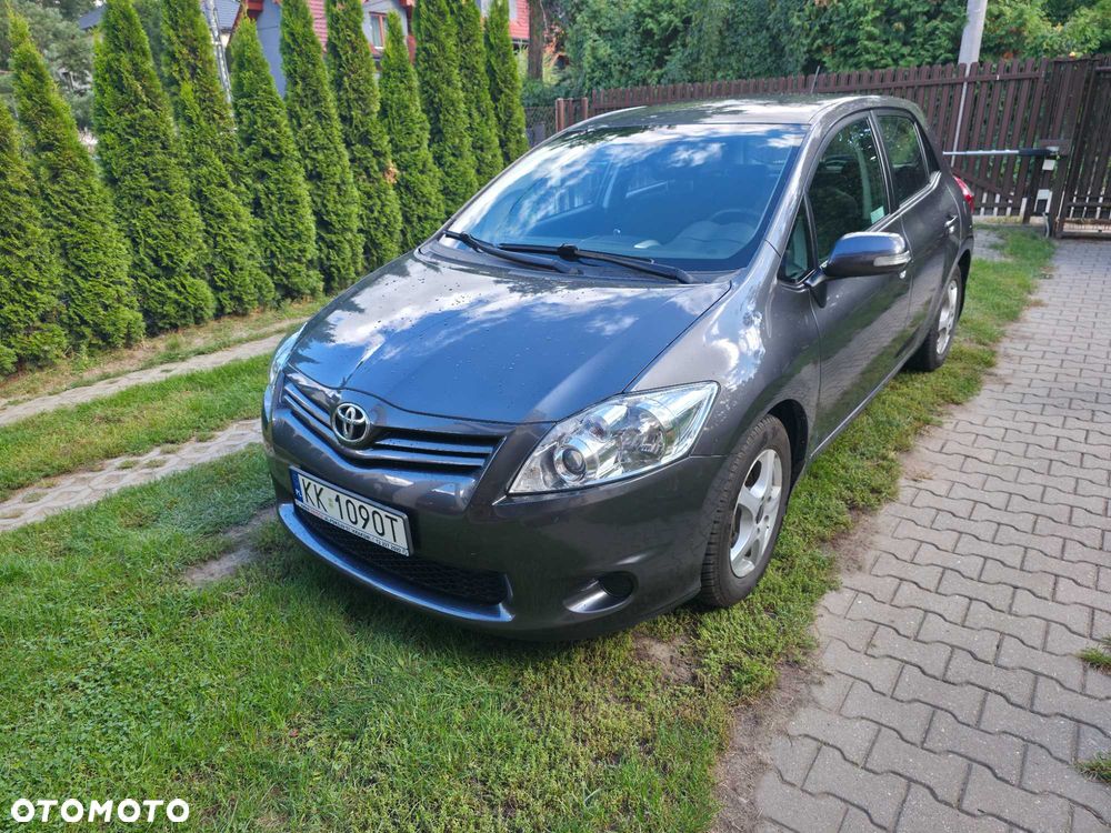 Toyota Auris - 2