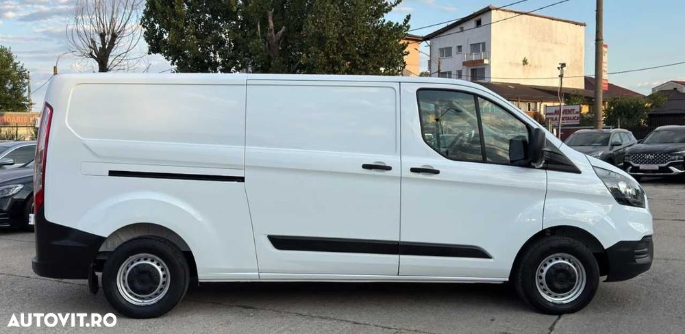 Ford TRANSIT CUSTOM L2H1 - 11