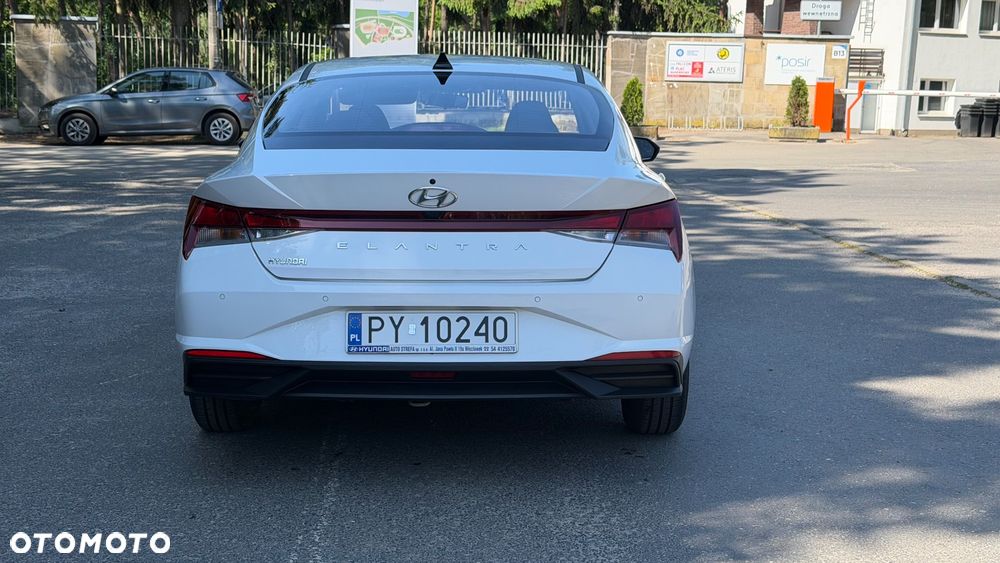 Hyundai Elantra 1.6 Modern - 25