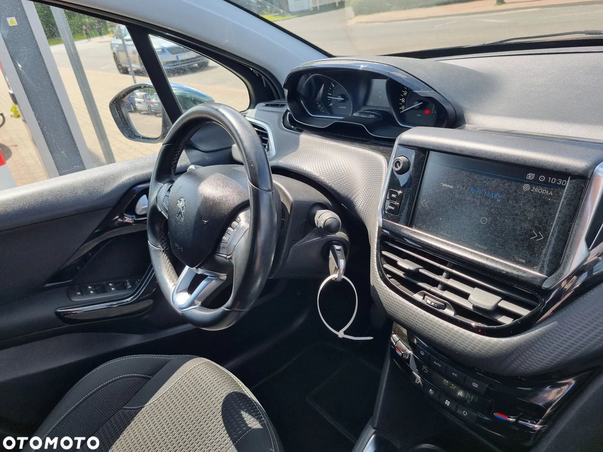 Peugeot 208 1.2 PureTech GPF Signature S&S - 8