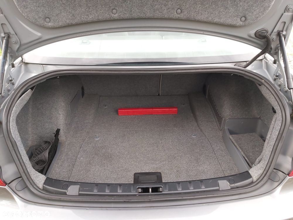 BMW Seria 3 320d DPF Efficient Dynamics Edition - 13