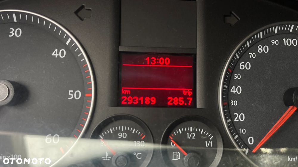 Volkswagen Touran 2.0 TDI Highline - 11