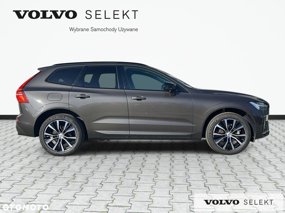 Volvo XC 60 B5 B AWD Plus Dark - 5