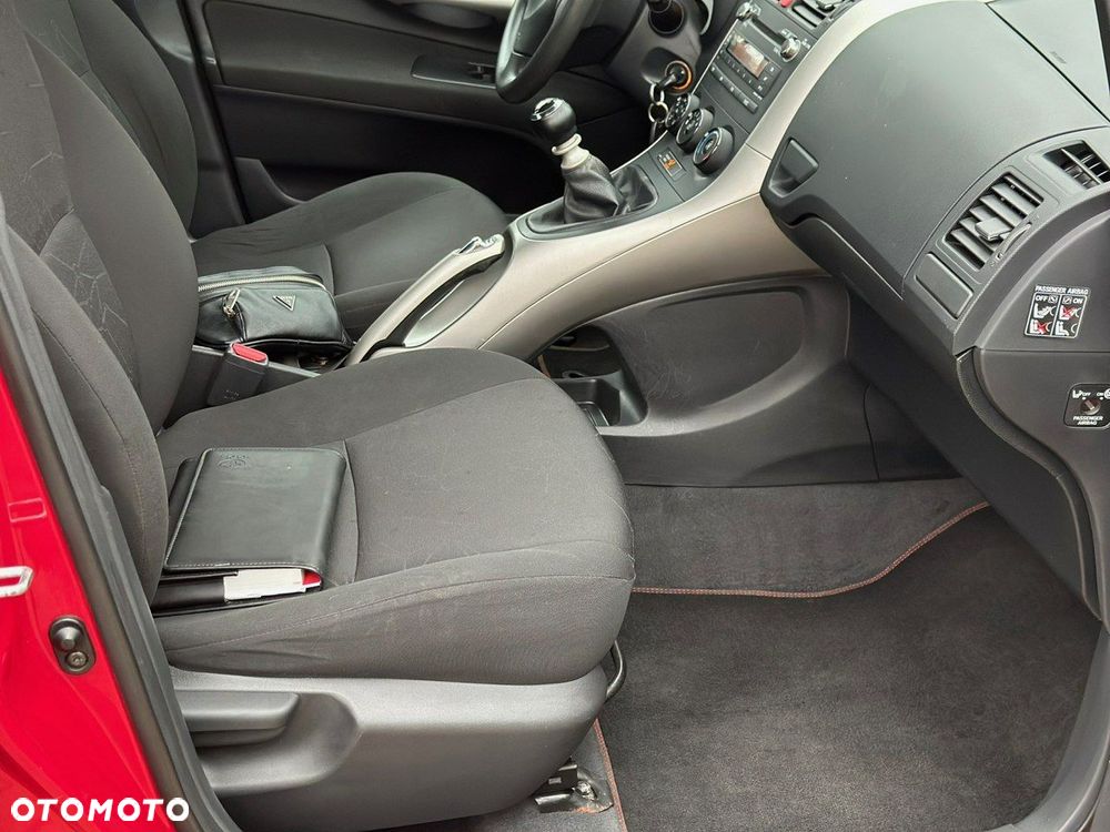 Toyota Auris 1.33 VVT-i Terra - 8