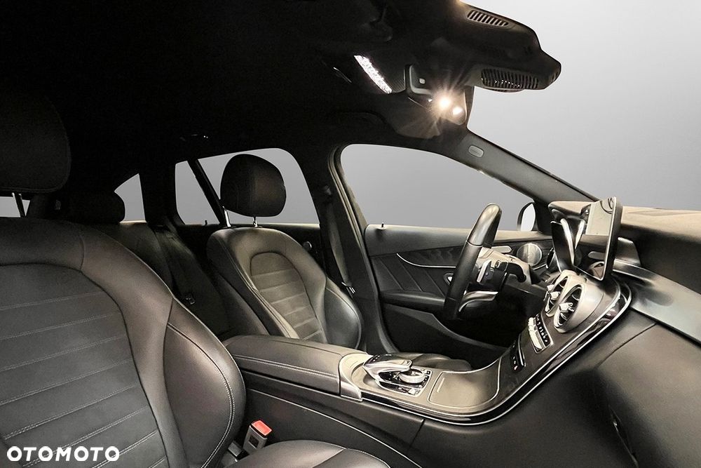 Mercedes-Benz Klasa C 300 e 9G-TRONIC - 10