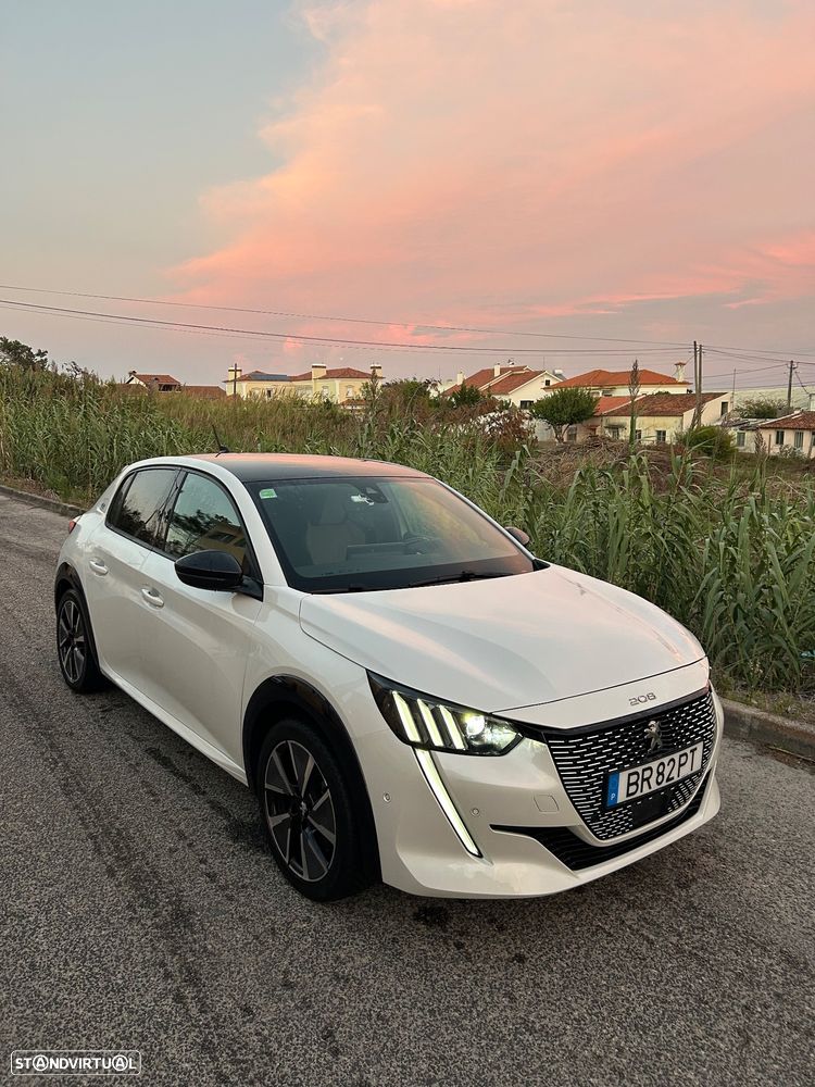 Peugeot E-208 2020 photo 2